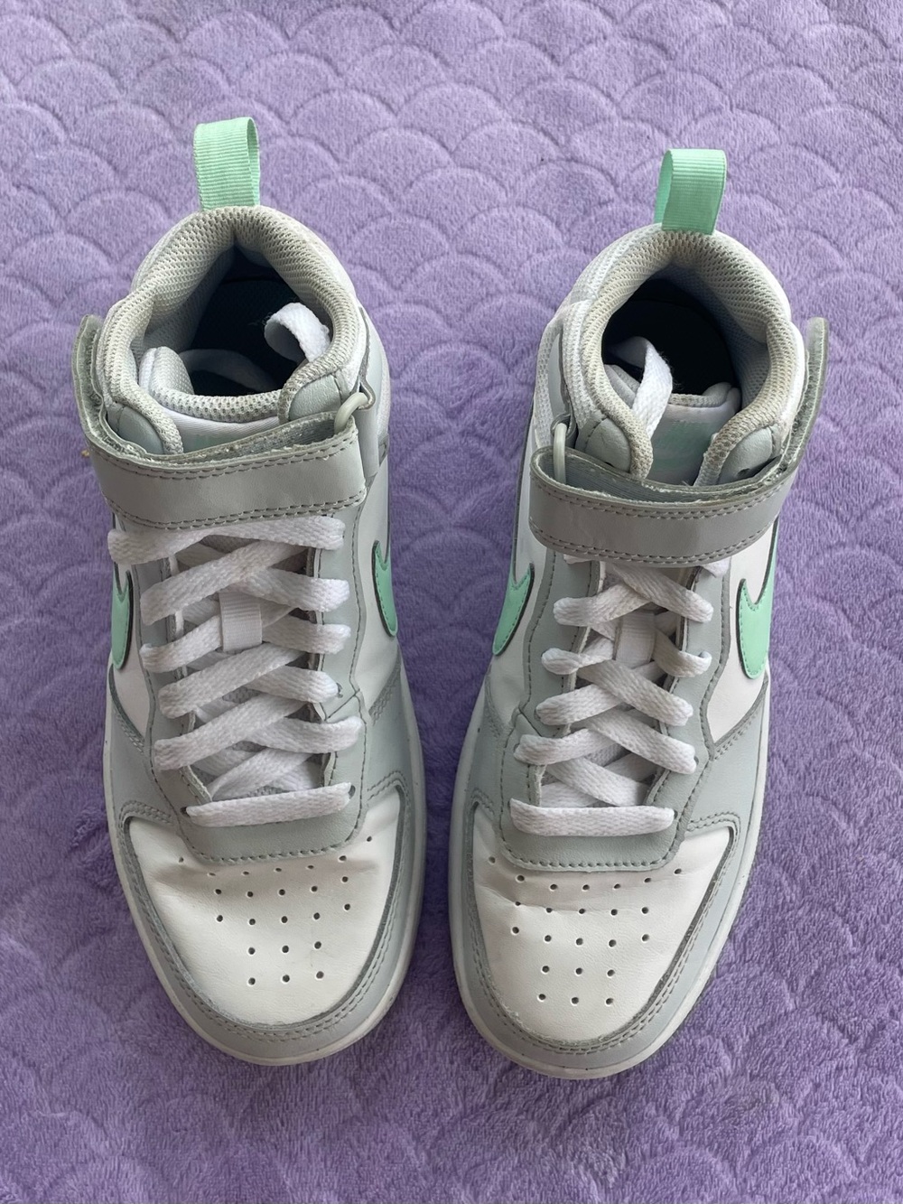 EUC Nike G Court Borough Mid 2 Sneakers Size Big Girl 3.5(W-5) - Picture 3 of 9